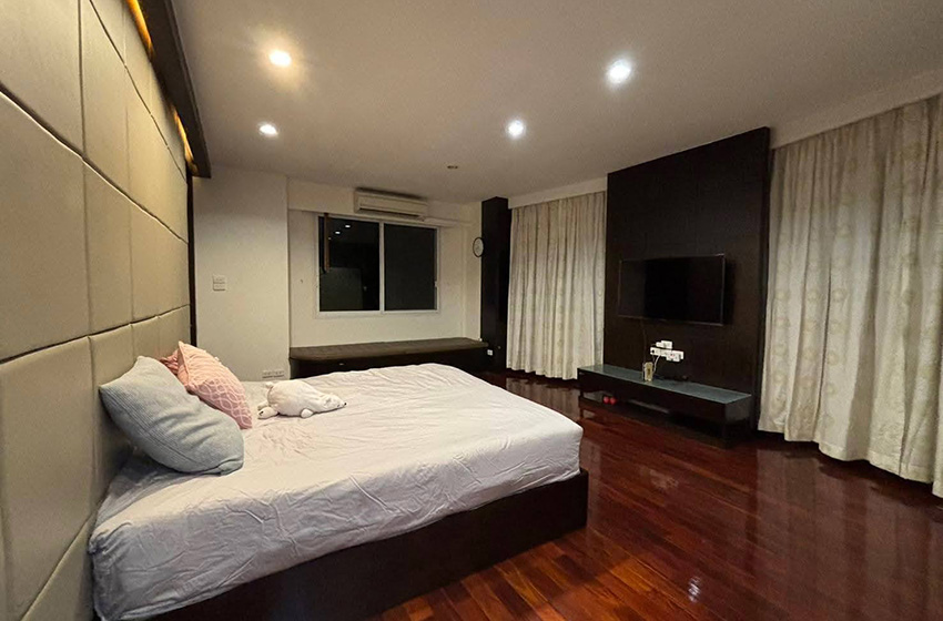 House with Shared Pool in Lat Phrao 